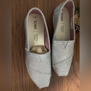 Brand new silver glitter toms 5.5 women